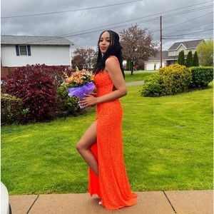 Orange Sherri Hill Prom Dress Size:4 No rips or tears minor alterations to neck